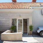 Vista 1 *
